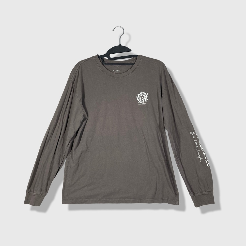 Natural Life Graphic Tee Women Medium Gray Boho Hippie Be Happy Long Sleeve